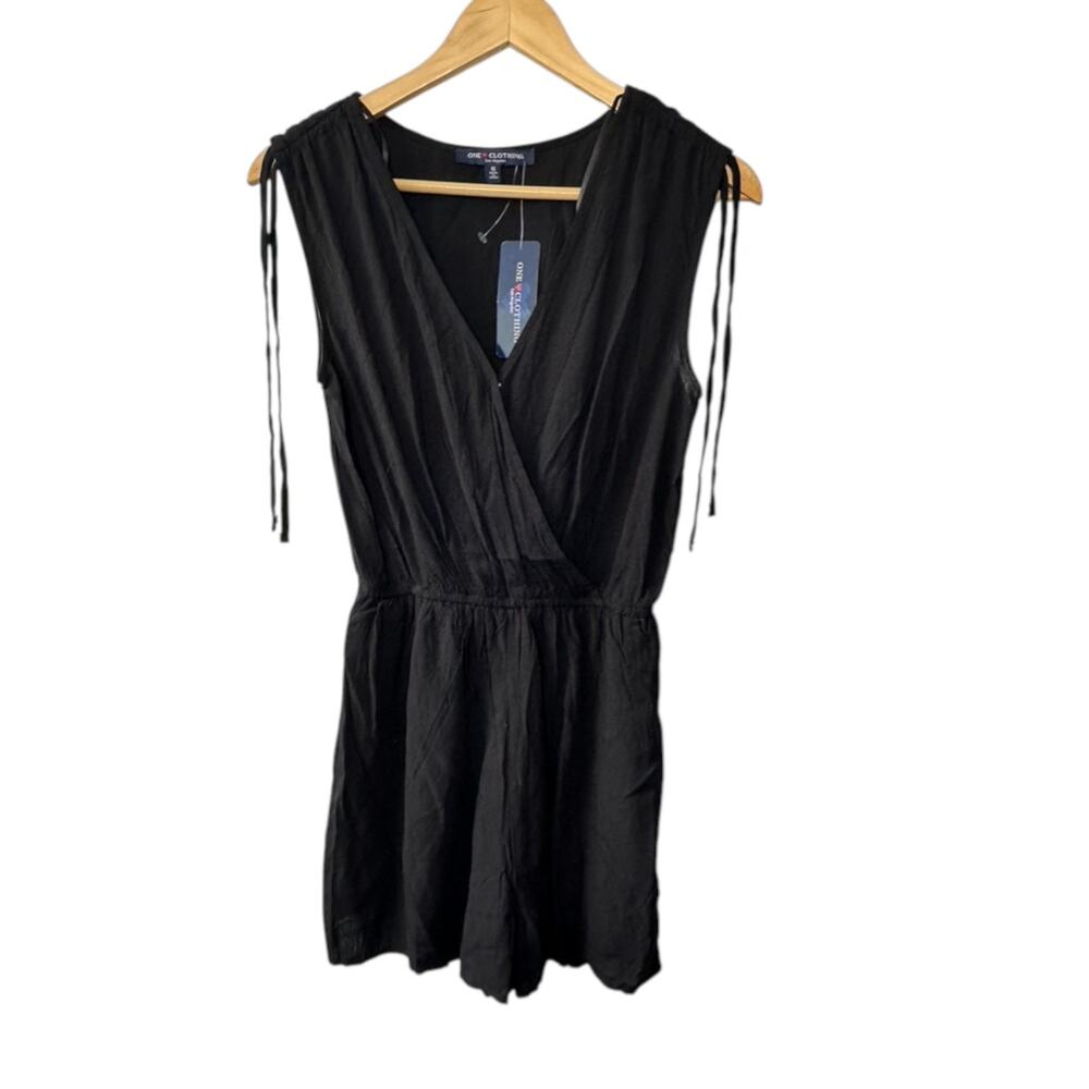One Clothing Black Faux Wrap Lightweight Romper Women's Small New Pockets!!